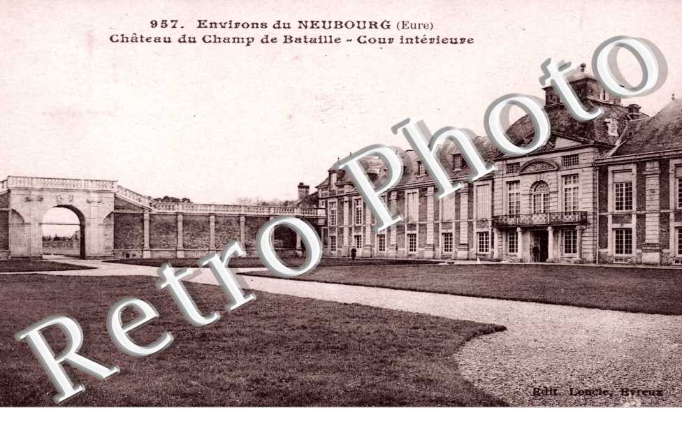 Chateau du Champ de Bataille, Cour Interieure