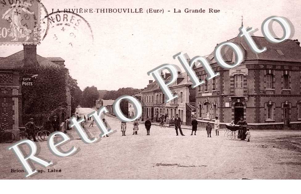 LA RIVIERE THIBOUVILLE - La grande rue