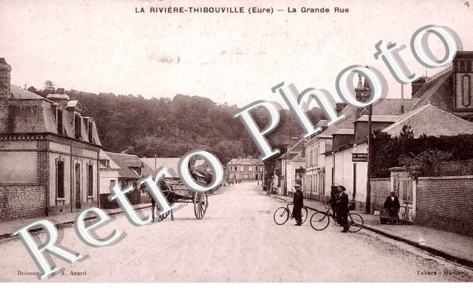LA RIVIERE THIBOUVILLE - La grande rue