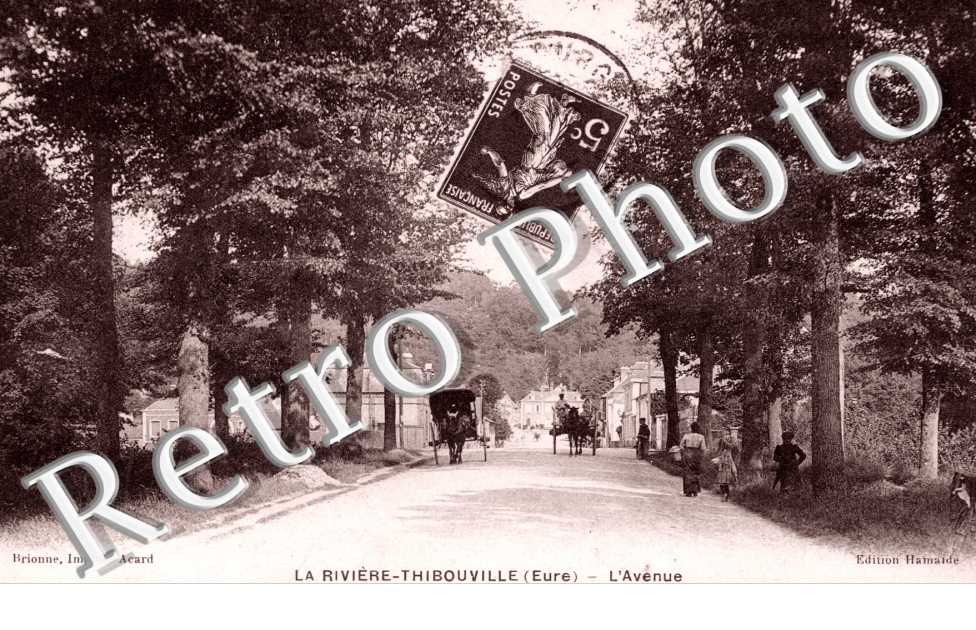 LA RIVIERE THIBOUVILLE - L&#039;avenue