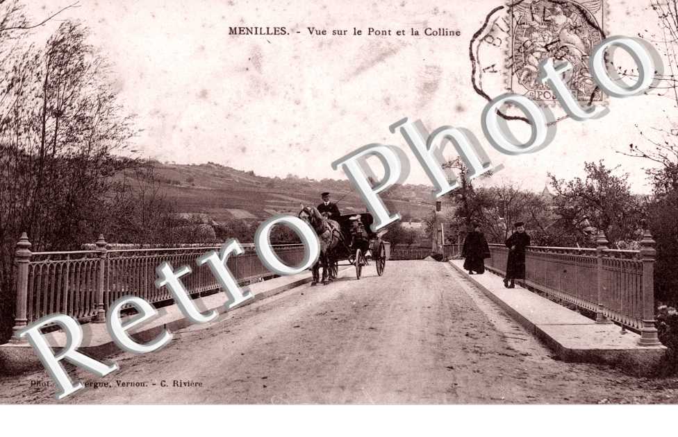 Vue sur le pont et la colline