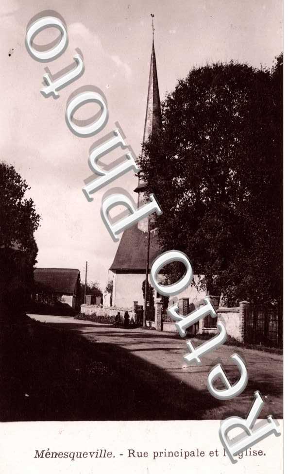 Rue principale et l&#039;eglise