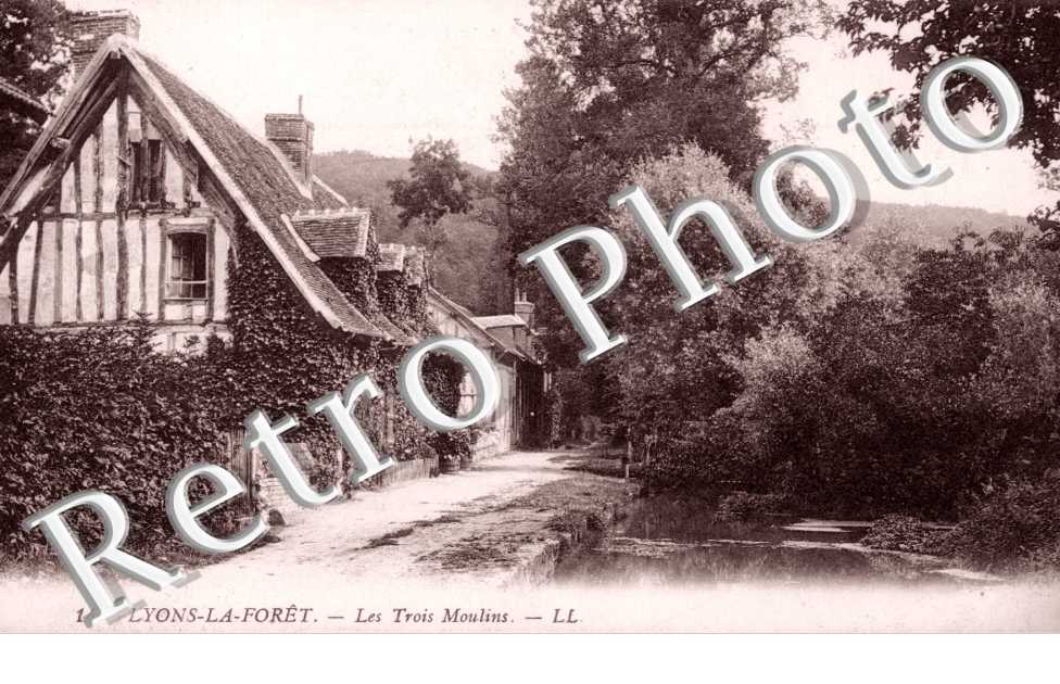 Les Trois Moulins