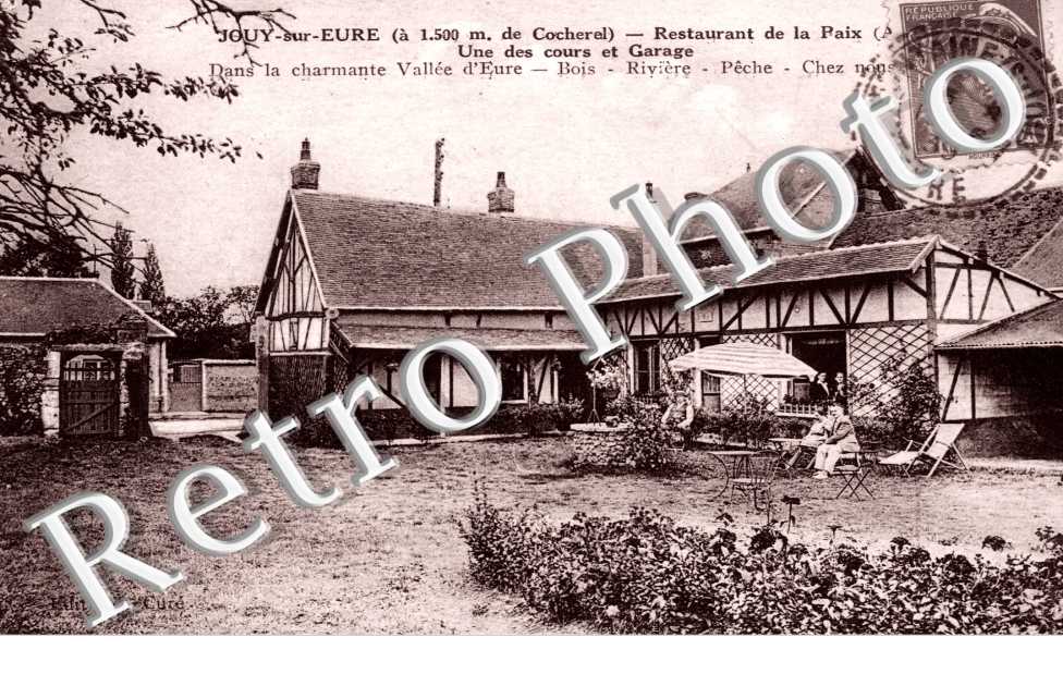 restaurant de la paix - une des cours et garage