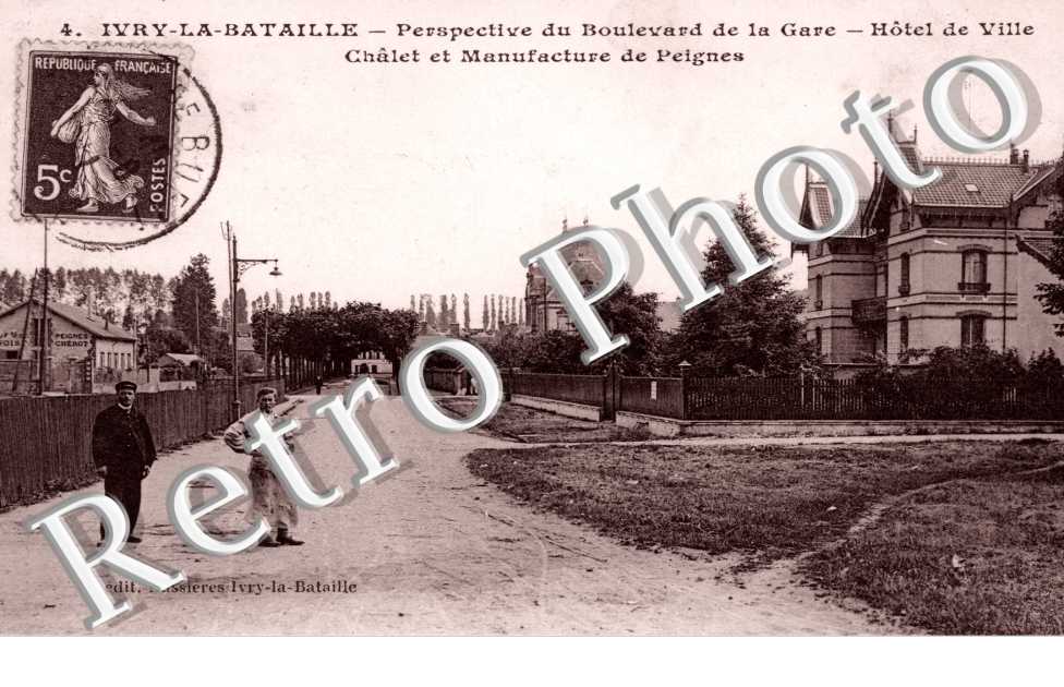 perspective du boulevard de la Gare, hotel de ville, chateau et manufacture de peignes