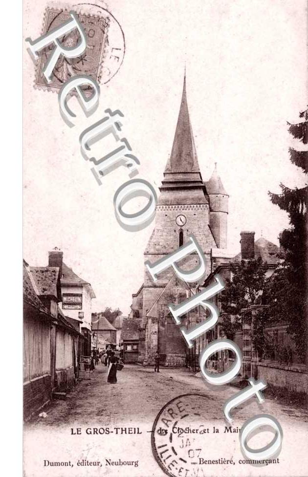 Le clocher et la mairie