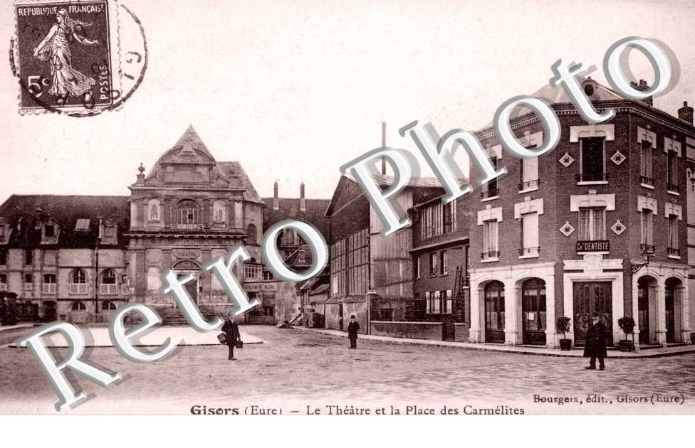 le theatre et la place des carmelites