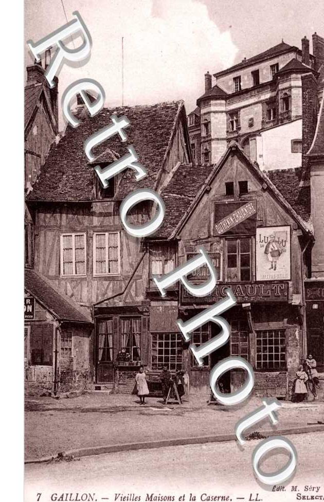 Vieilles Maisons et la Caserne