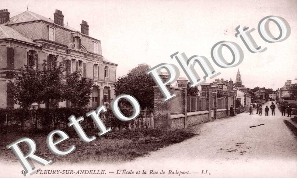 l&#039;Ecole et la Rue de Radepont