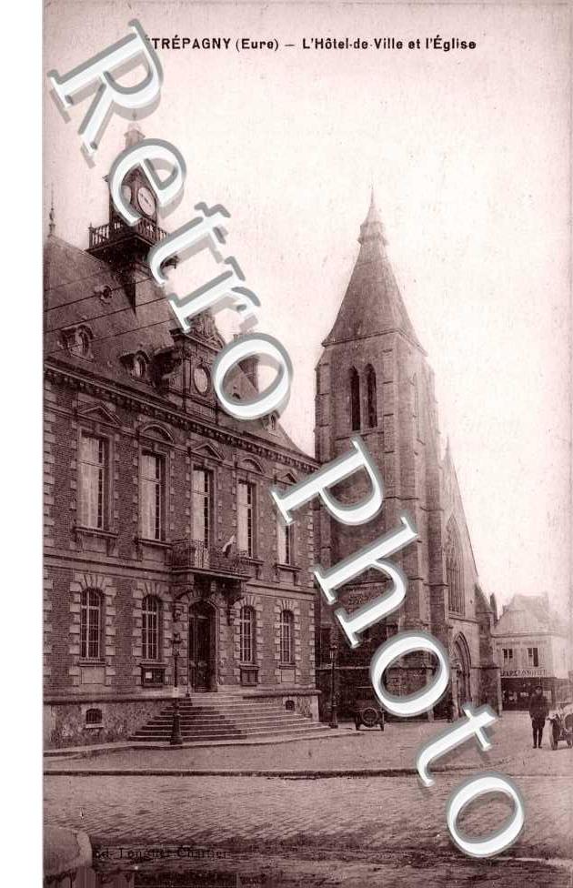 l'hotel de ville  et l'eglise