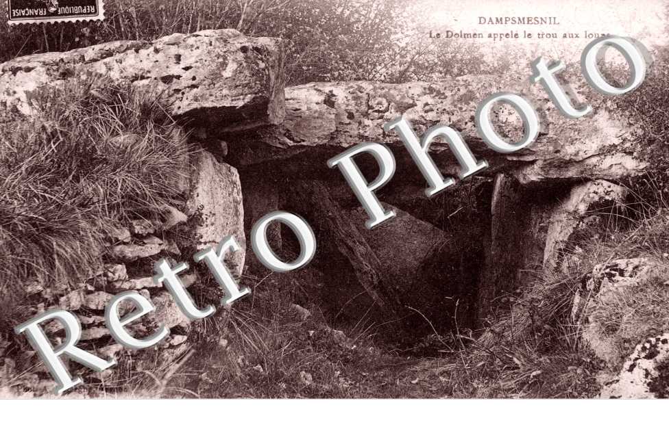 Le dolmen appele le trou aux loups