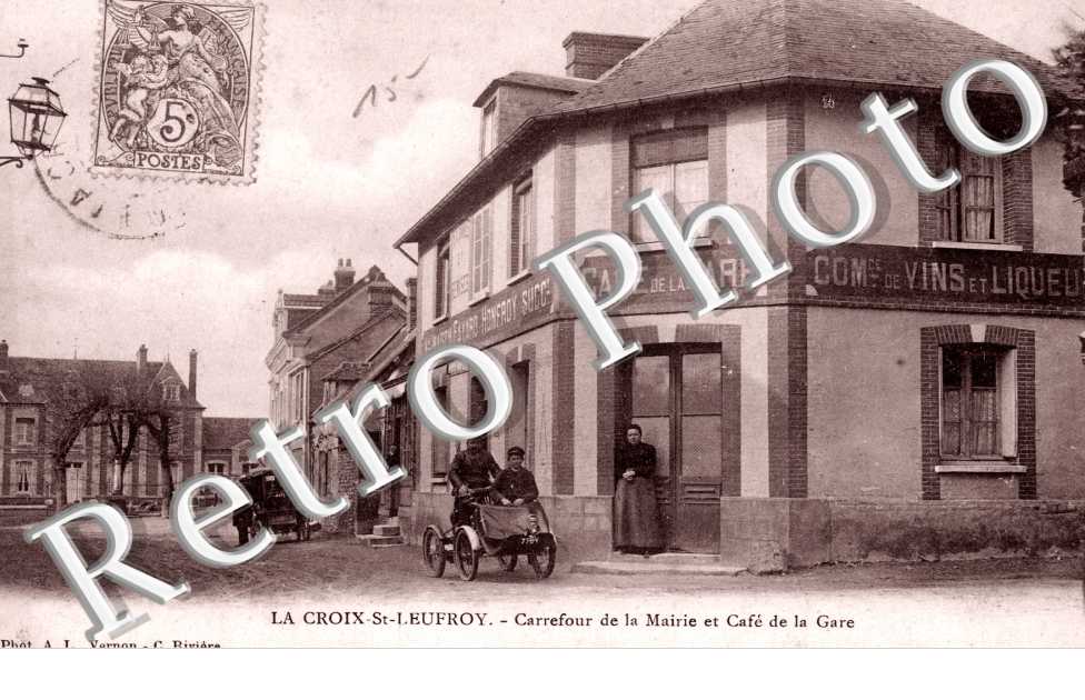 Carrefour de la mairie et cafe de la gare