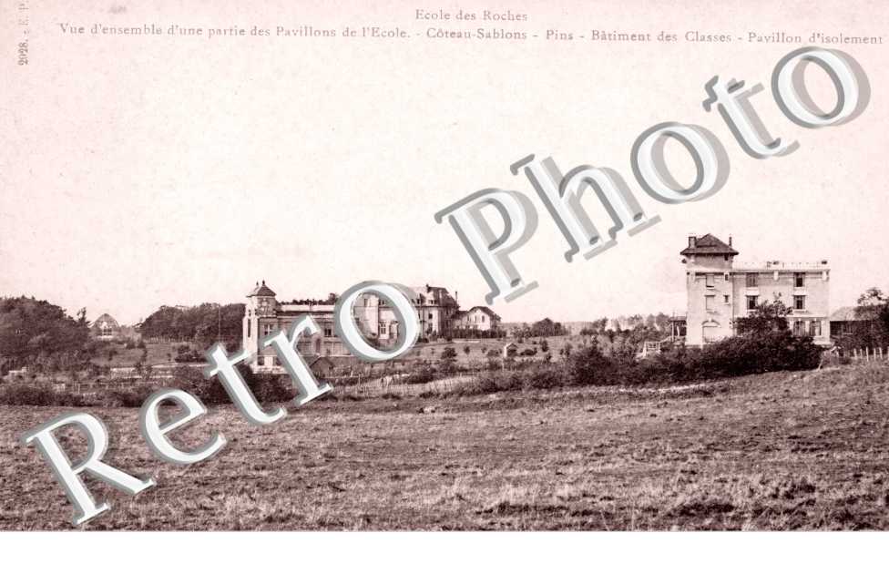 Vue d&#039;ensemble d&#039;une partie des pavillons de l&#039;ecole