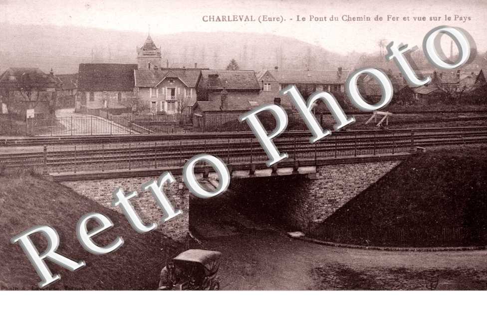 le pont du chemin de fer et vue sur le pays