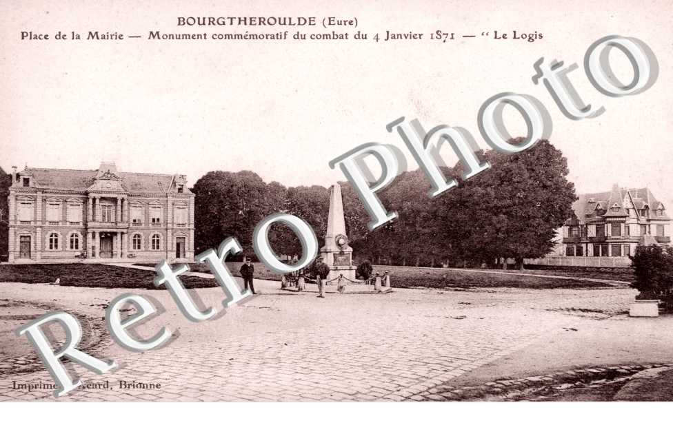 Place de la mairie - monument commemoratif du combat du 4 janvier 1871