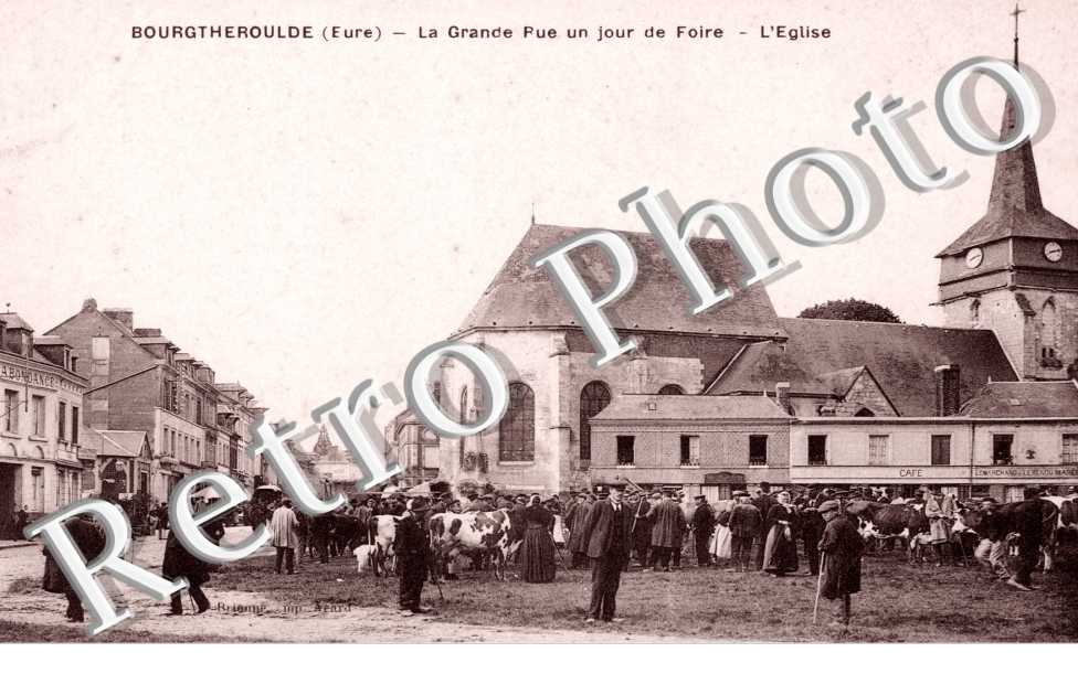 La grande rue  un jour de foire - l&#039;eglise
