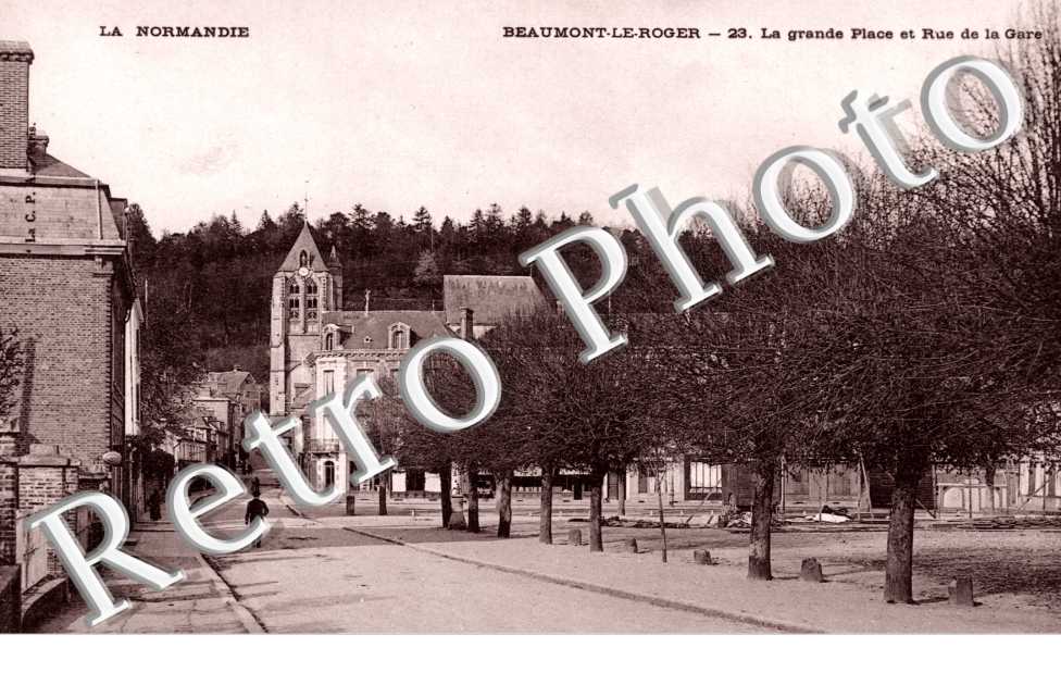 la grande Place et Rue de la Gare