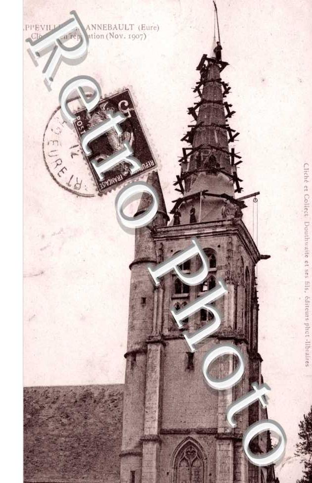 L&#039;eglise - clocher en reparation