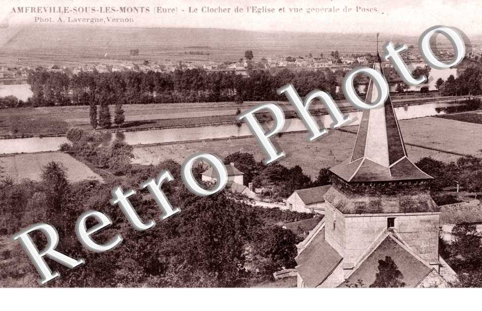 le Clocher de l&#039;eglise et vue generale