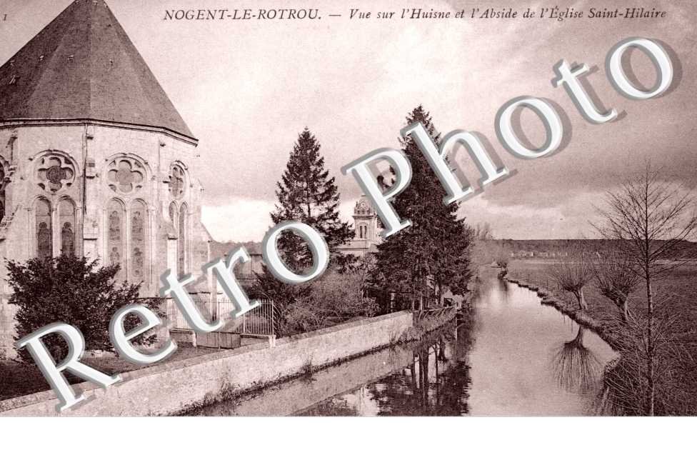 Vue sur l'Huisne et l'Abside de l'Eglise