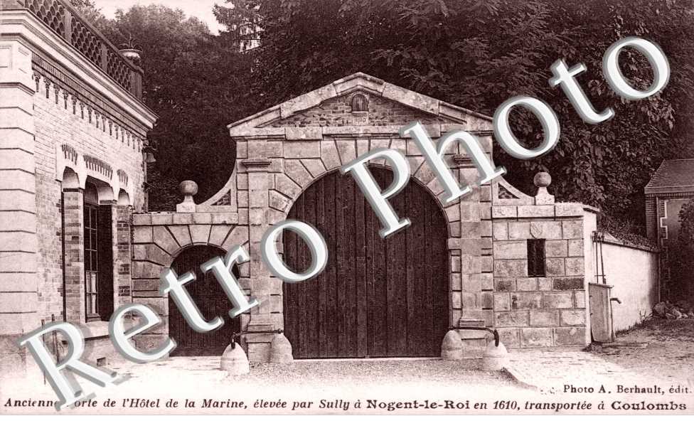 Ancienne Porte de l&#039;Hotel de la Marine