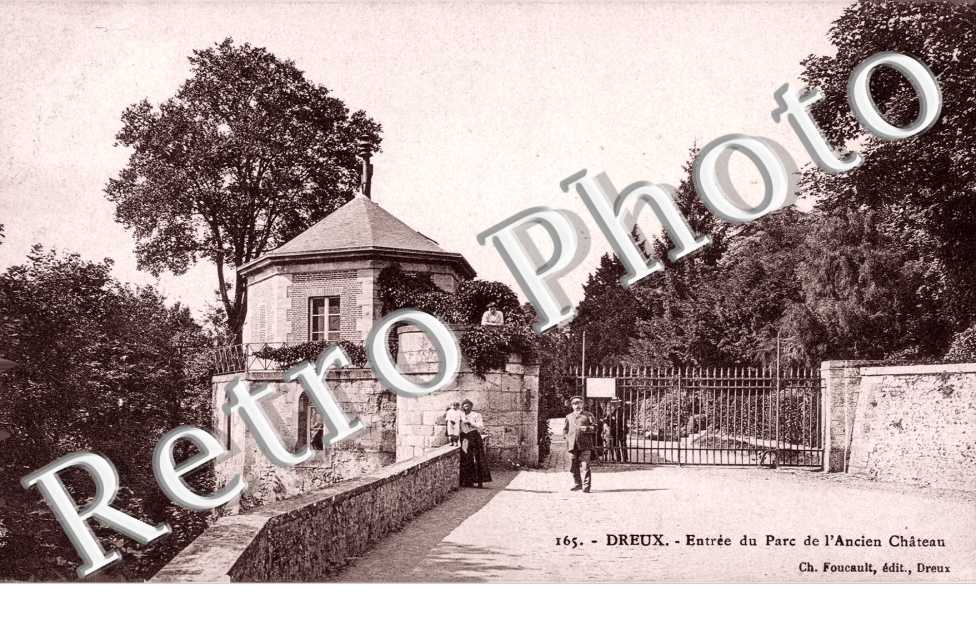 entree du parc de l&#039;ancien chateau