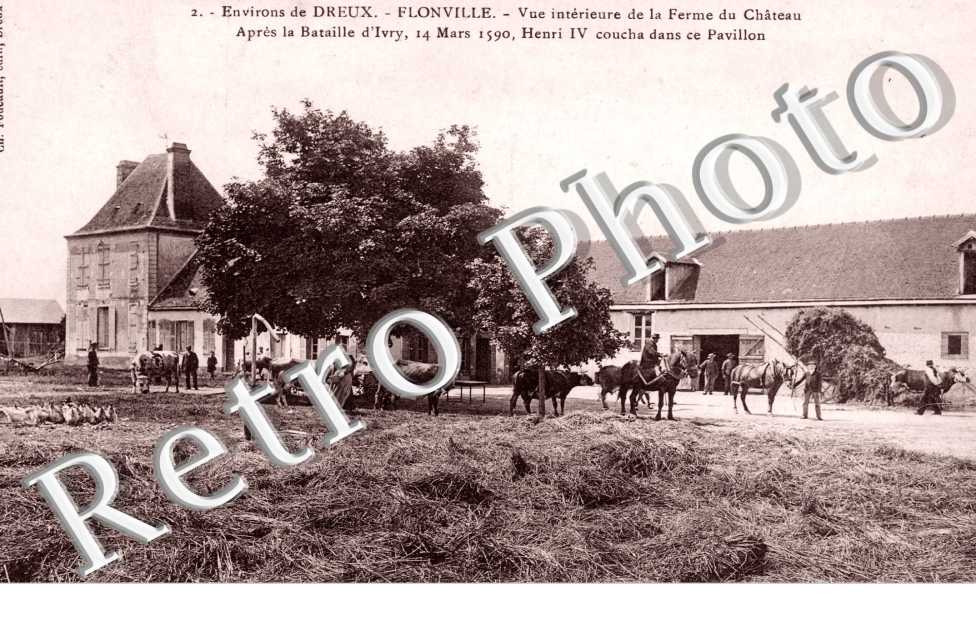 Vue interieure de la ferme du chateau