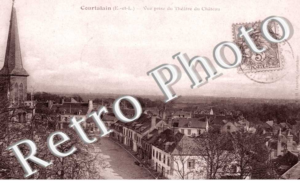 Vue prise du Theatre du Chateau