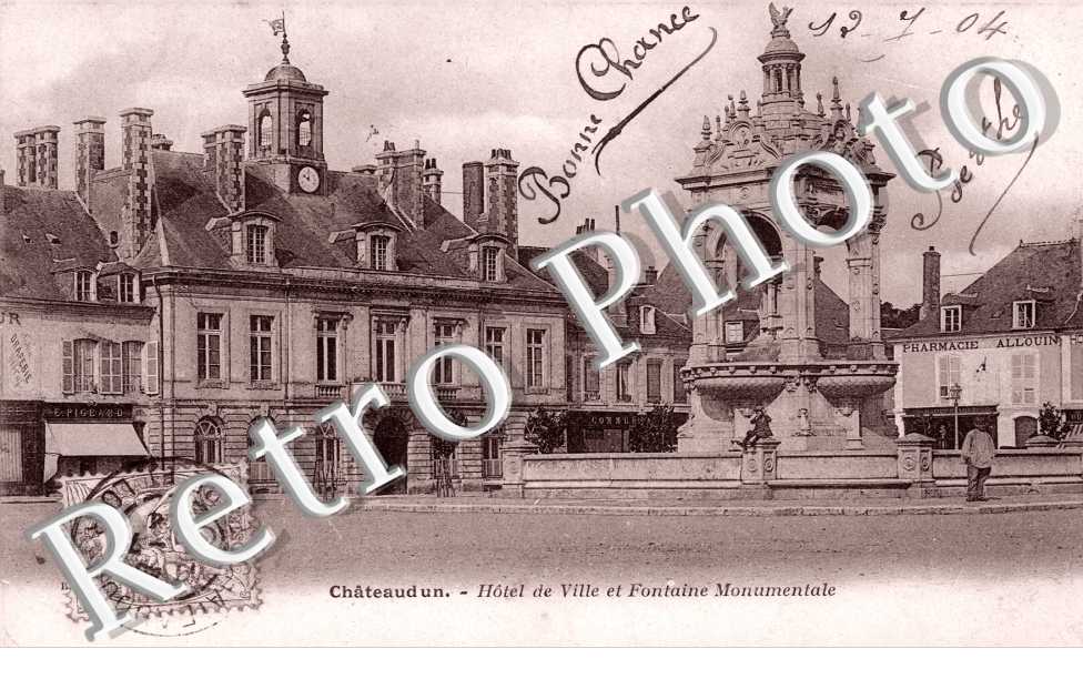 Hôtel de Ville et Fontaine Monumentale