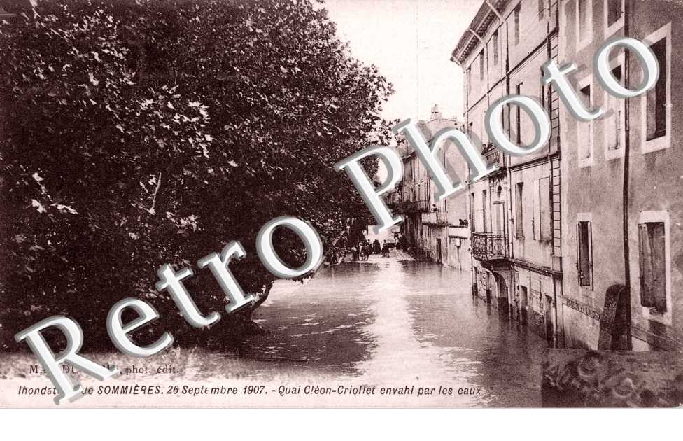 inondations de sommieres 26 septembre 1907 - quai cleon criollet envahi par les eaux (INONDATION)