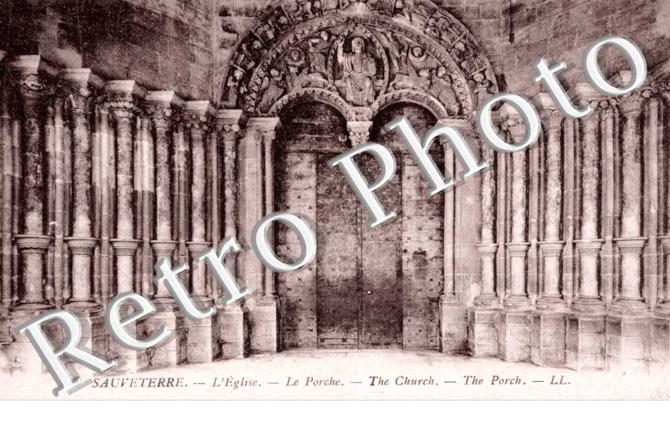 L&#039;eglise - le porche