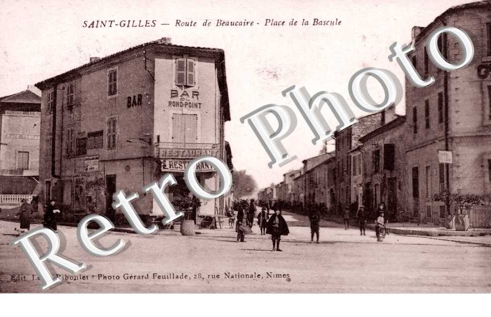 Route de Beaucaire - place de la Bascule