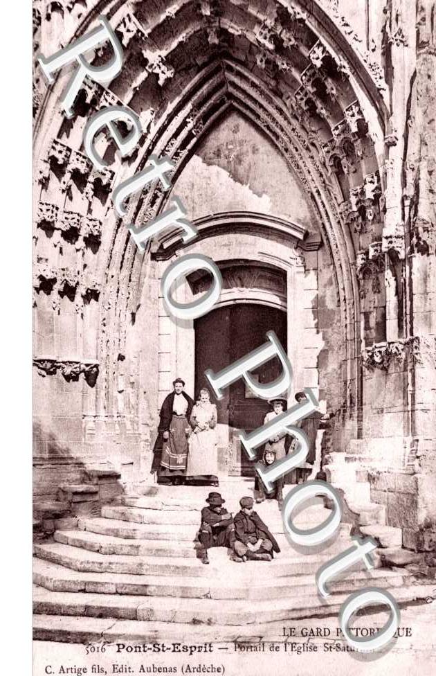 portail de l'eglise saint saturnin