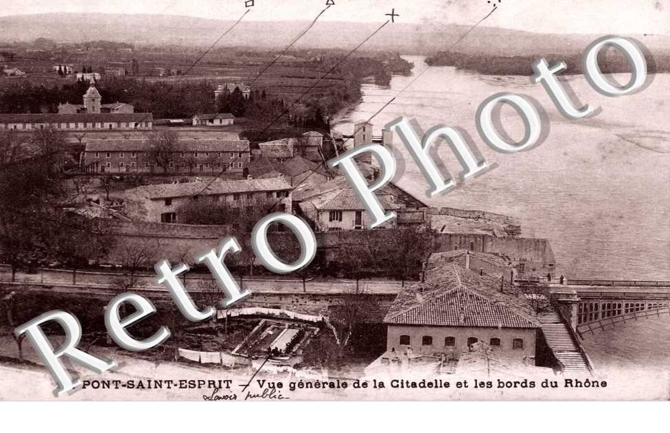 Vue generale de la citadelle et les bords du Rhone