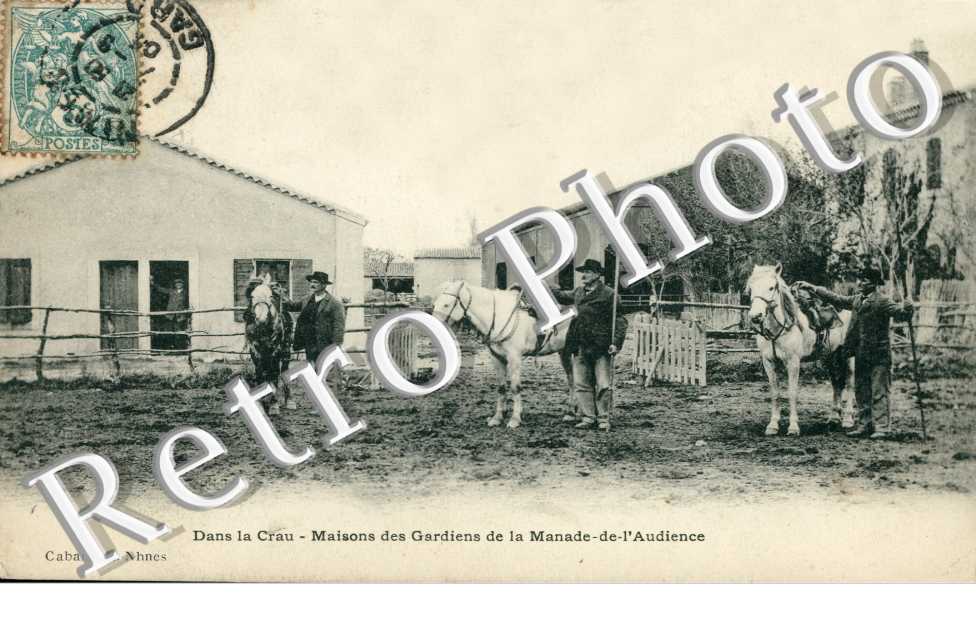 Dans la Crau - maison des gardiens de la Manade-de-l'Audience