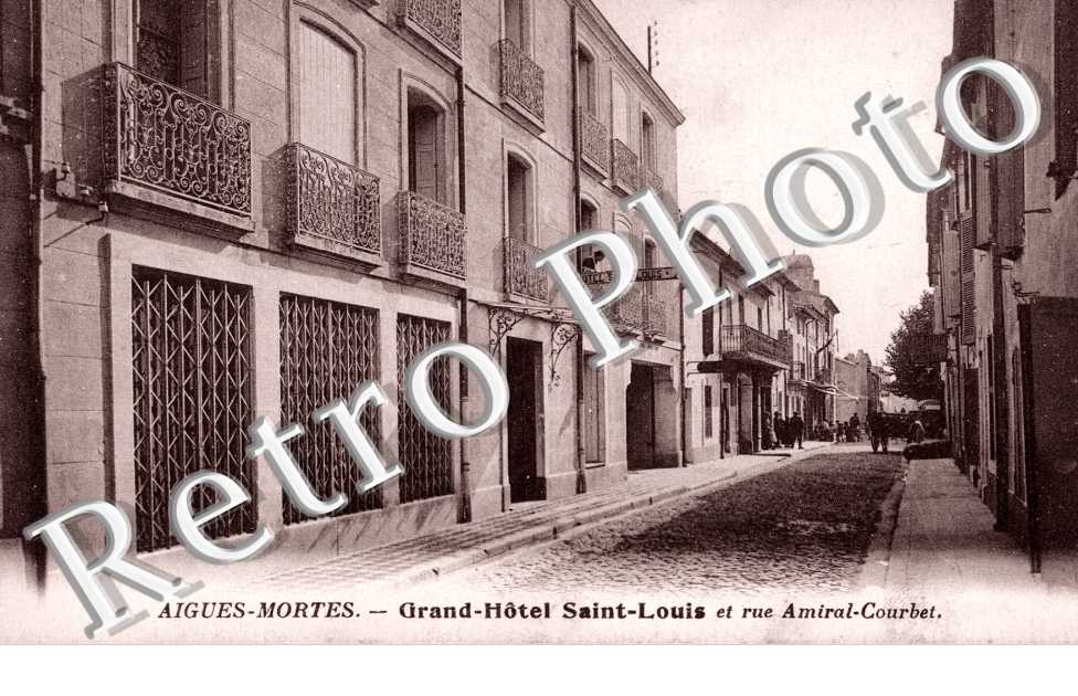 Grand hotel st-Louis et rue Amiral-Courbet