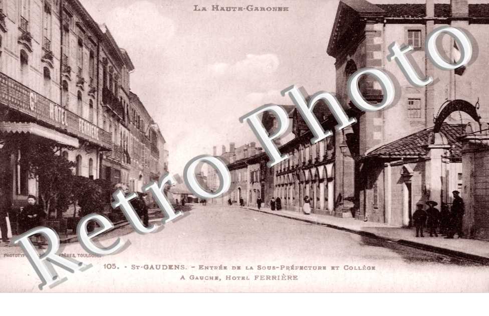 Entree de la Sous-Prefecture et college