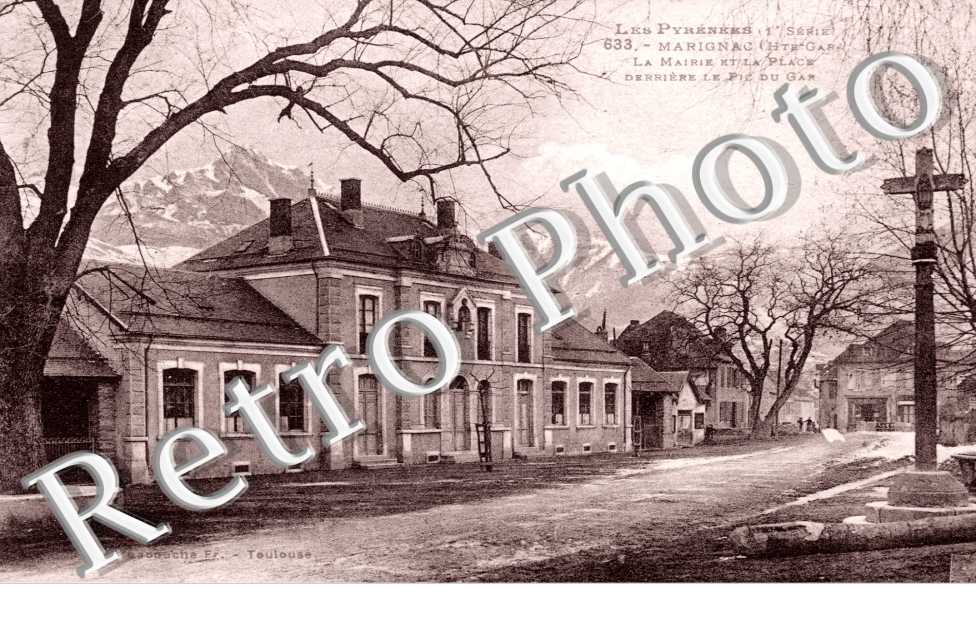 La Mairie et la Place