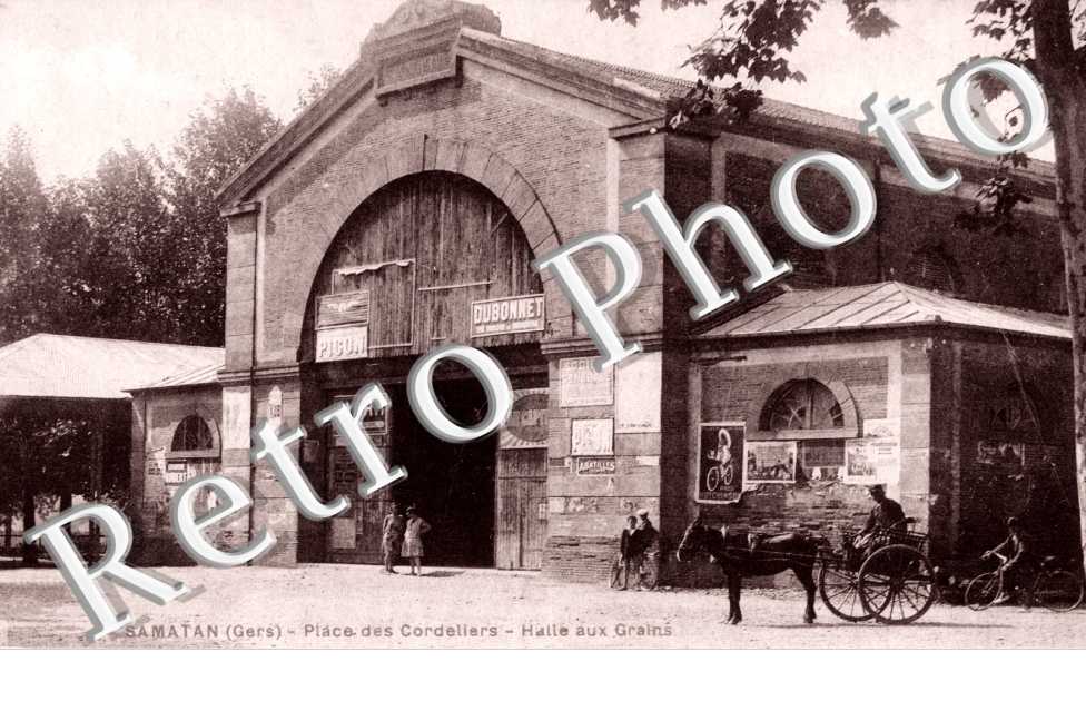 Place des Cordeliers - Halle aux grains