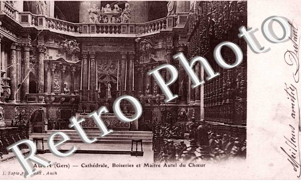 cathedrale, boiseries et maitre autel du choeur