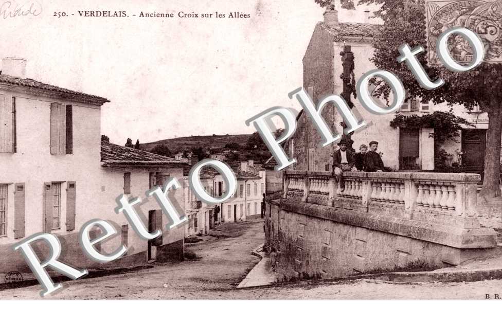ancienne Croix sur les Allees