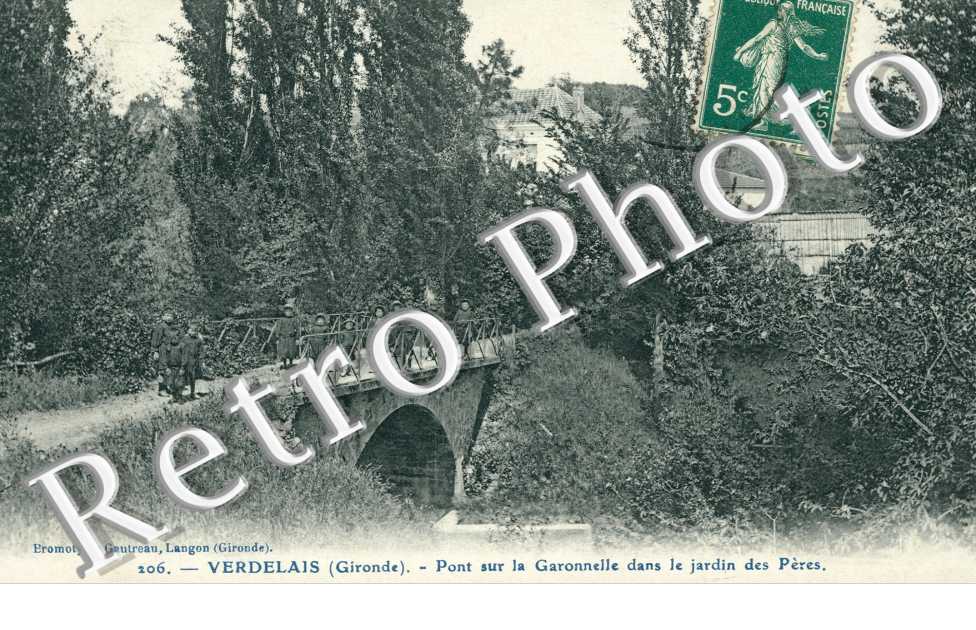 pont sur la Garonnelle dans le jardin des Peres