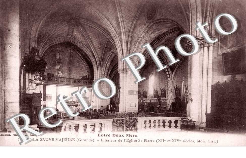 Interieur de l&#039;Eglise St Pierre