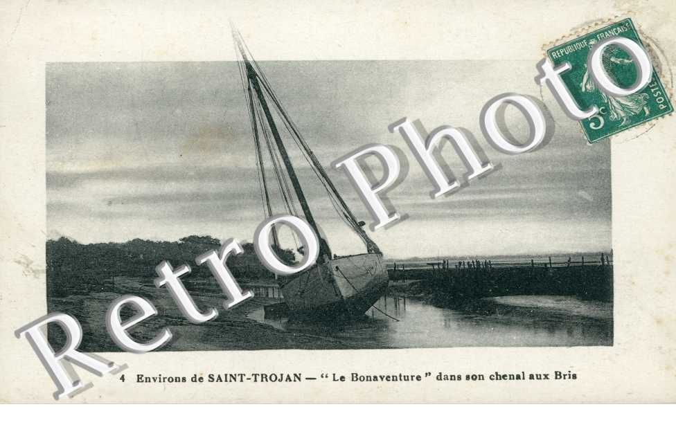 "La Bonavanture" dans son chenal aux bris