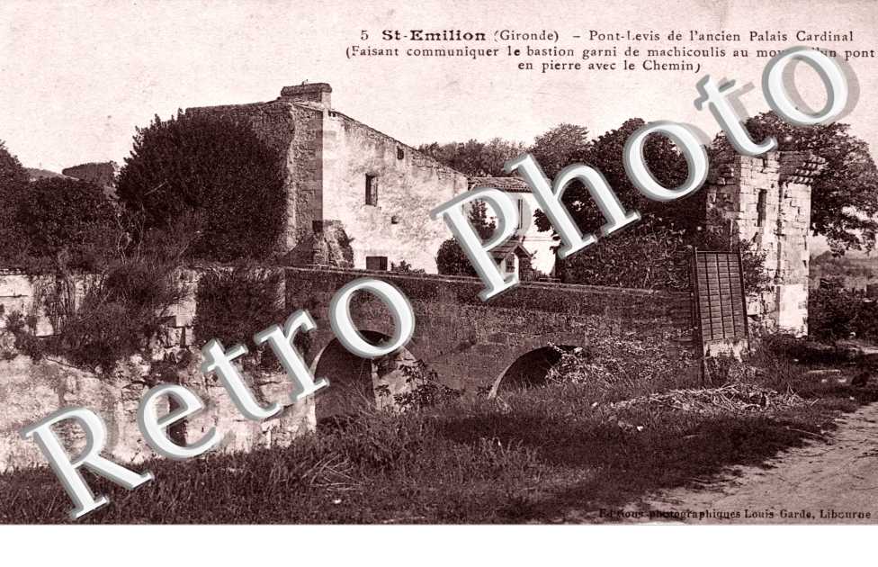 Pont levis de l'ancien Palais Cardinal