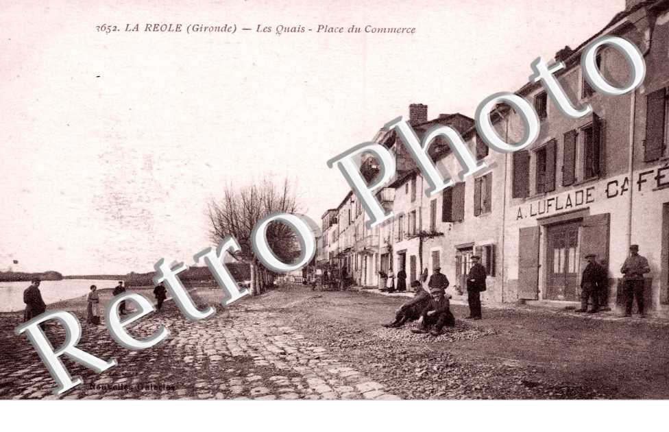 les Quais, Place du Commerce