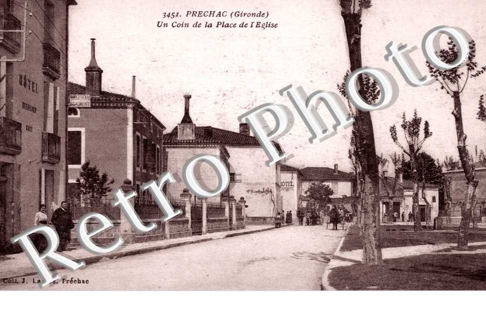 Un coin de la place de l&#039;eglise