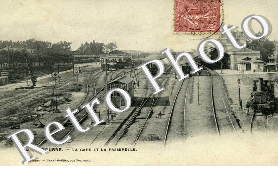 La gare et la passerelle