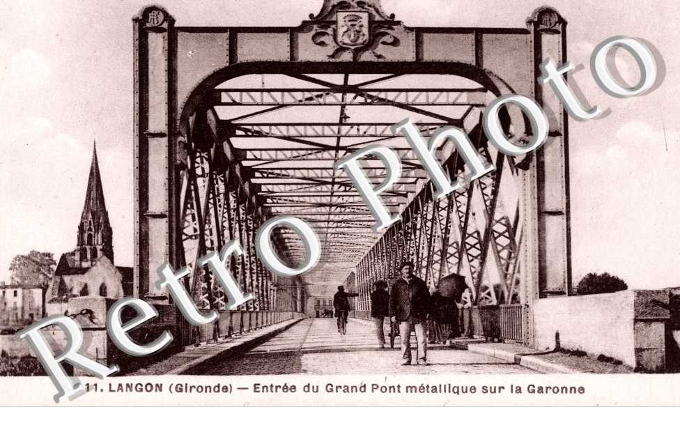 Entree du Grand Pont metallique sur la Garonne