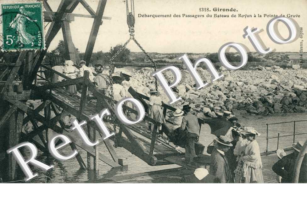 Debarquement des Passagers du Bateau de Royan a la Pointe de Gave